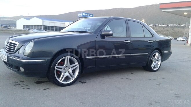 Mercedes E 220 2000, 304,000 km - 2.2 l - Bakı