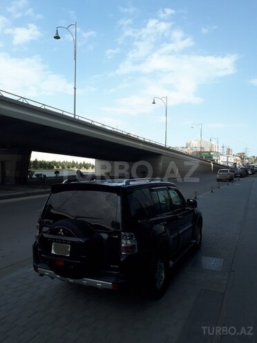 Mitsubishi Pajero 2007, 186,000 km - 3.0 l - Bakı
