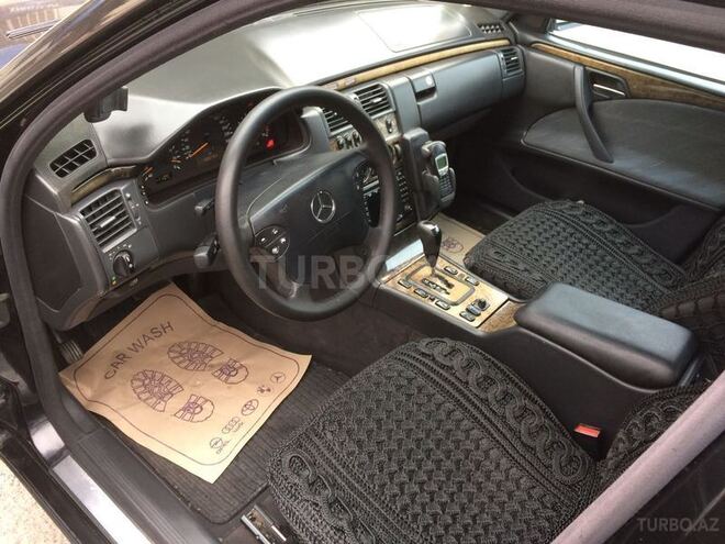 Mercedes E 240 1999, 250,000 km - 2.4 l - Bakı