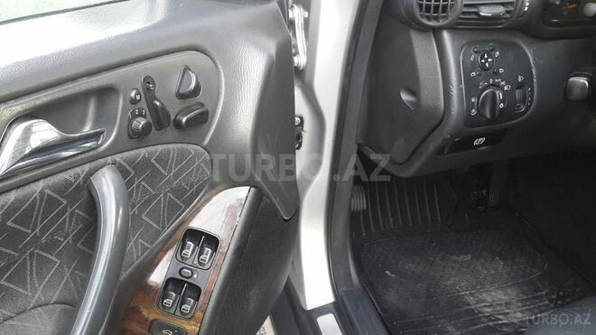 Mercedes C 200 2002, 235,000 km - 2.0 l - Sumqayıt
