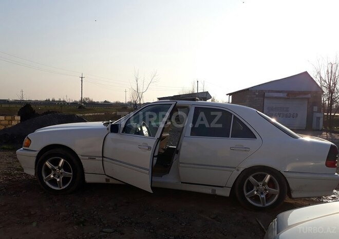 Mercedes C 230 1998, 248,000 km - 2.3 л - Beyləqan
