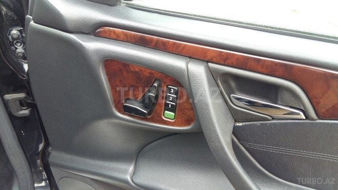 Mercedes E 320 2000, 400,000 km - 3.2 л - Bakı