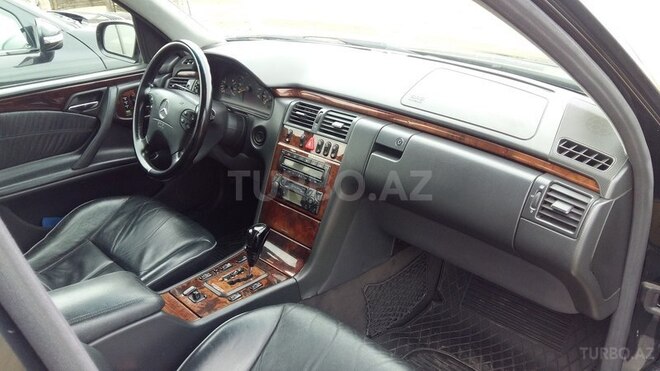Mercedes E 320 2000, 400,000 km - 3.2 л - Bakı