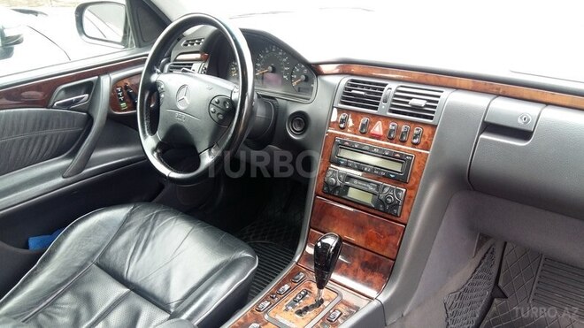 Mercedes E 320 2000, 400,000 km - 3.2 л - Bakı