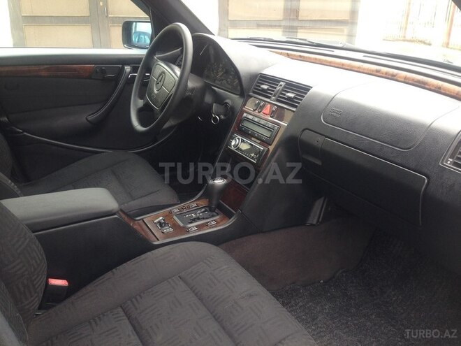 Mercedes C 240 1998, 258,900 km - 2.4 l - Bakı