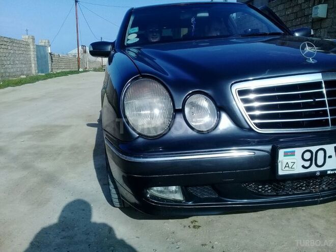 Mercedes E 220 2000, 270,000 km - 2.2 l - Bakı