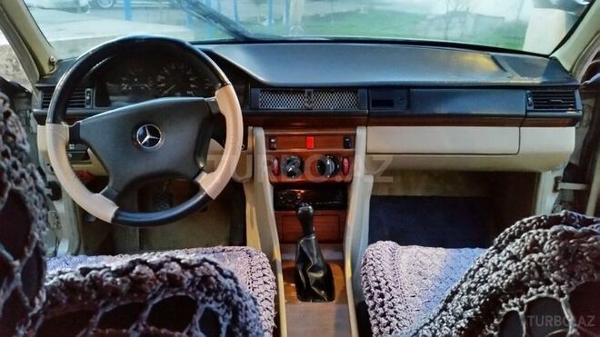 Mercedes E 250 1991, 445,000 km - 2.5 l - Bakı
