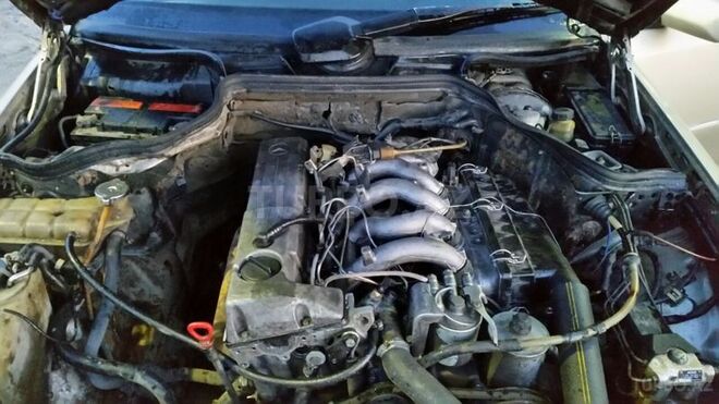 Mercedes E 250 1991, 445,000 km - 2.5 l - Bakı