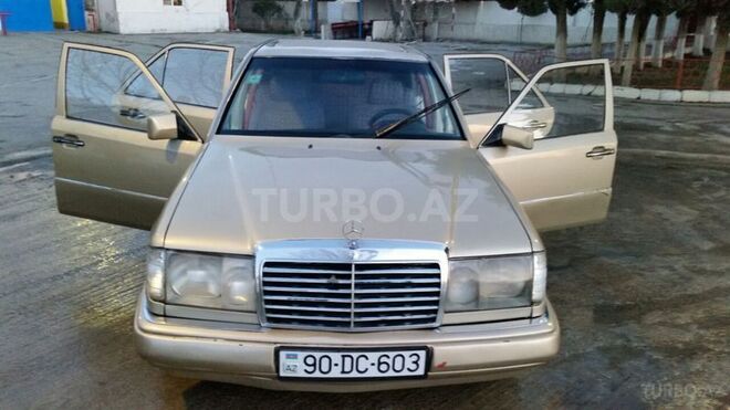 Mercedes E 250 1991, 445,000 km - 2.5 l - Bakı