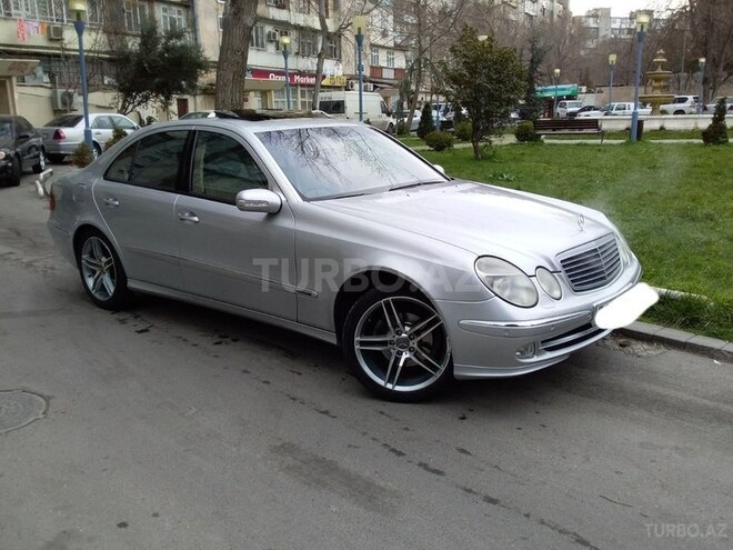 Mercedes E 240 2003, 196,000 km - 2.6 l - Bakı