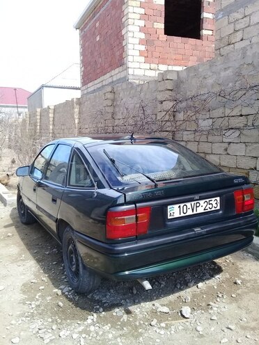 Opel Vectra 1994, 275,000 km - 1.8 l - Sumqayıt