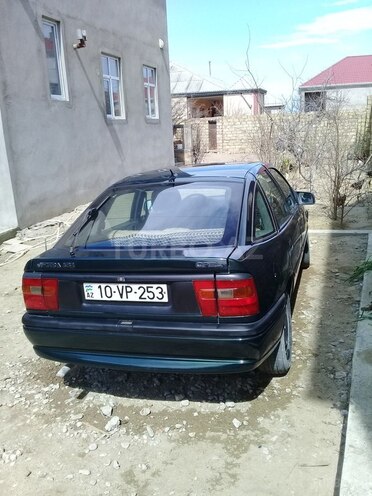 Opel Vectra 1994, 275,000 km - 1.8 l - Sumqayıt