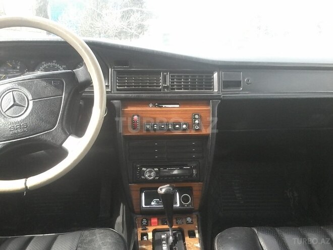 Mercedes 190 1992, 169,000 km - 2.3 l - Sumqayıt