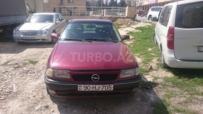 Opel Astra 1996, 199,000 km - 1.4 л - Bakı