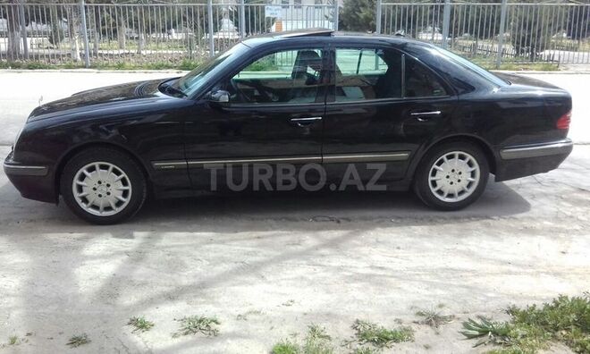 Mercedes E 240 2000, 217,000 km - 2.6 l - Sumqayıt