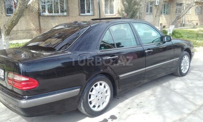 Mercedes E 240 2000, 217,000 km - 2.6 l - Sumqayıt