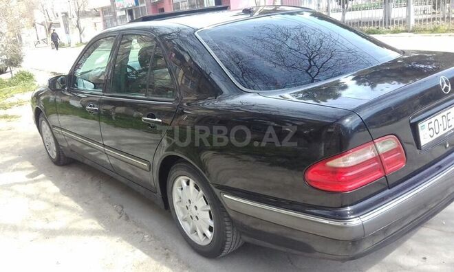 Mercedes E 240 2000, 217,000 km - 2.6 l - Sumqayıt