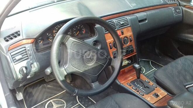 Mercedes E 230 1997, 370,000 km - 2.3 l - Bakı