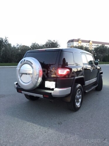 Toyota FJ Cruiser 2011, 130,000 km - 4.0 l - Bakı