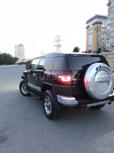 Toyota FJ Cruiser 2011, 130,000 km - 4.0 l - Bakı