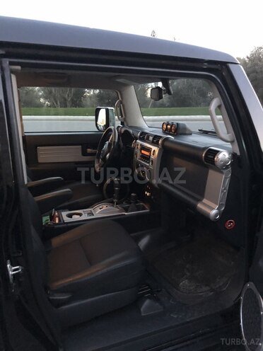 Toyota FJ Cruiser 2011, 130,000 km - 4.0 l - Bakı