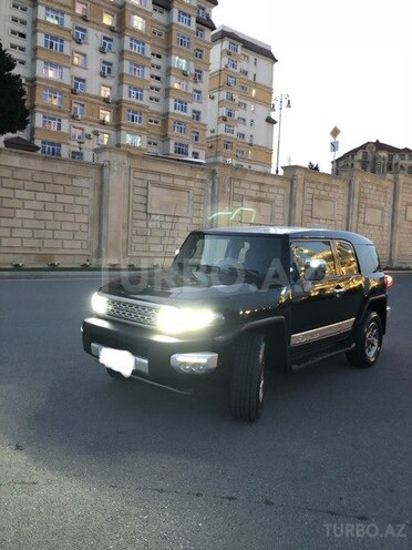 Toyota FJ Cruiser 2011, 130,000 km - 4.0 l - Bakı