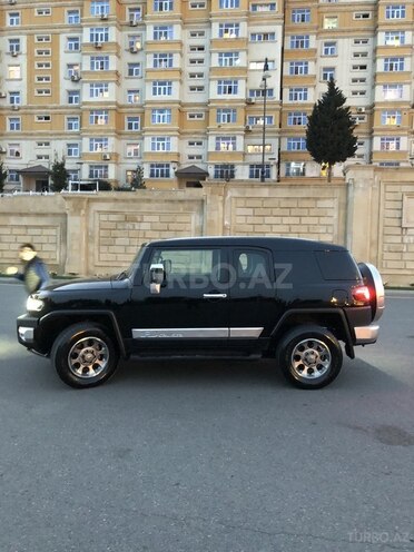 Toyota FJ Cruiser 2011, 130,000 km - 4.0 l - Bakı