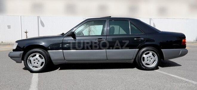 Mercedes E 200 1993, 325,730 km - 2.0 л - Bakı