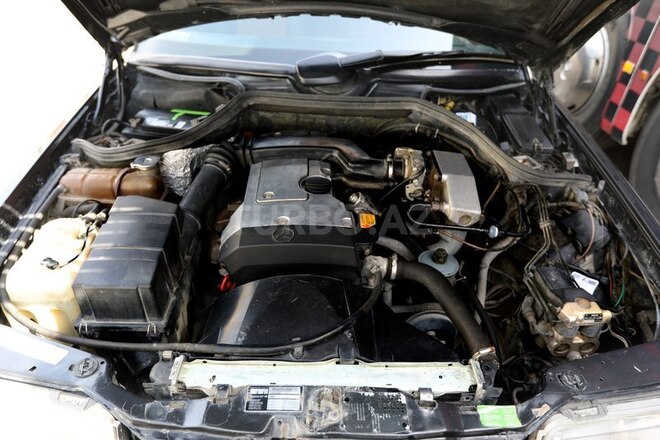 Mercedes E 200 1993, 325,730 km - 2.0 л - Bakı