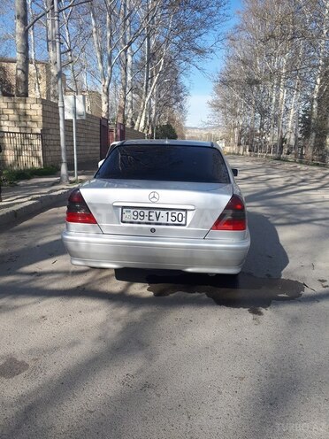 Mercedes C 240 1998, 300,000 km - 2.4 l - Mingəçevir