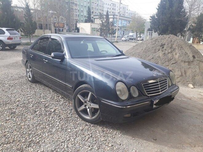 Mercedes E 240 2001, 374,150 km - 2.4 l - Gəncə