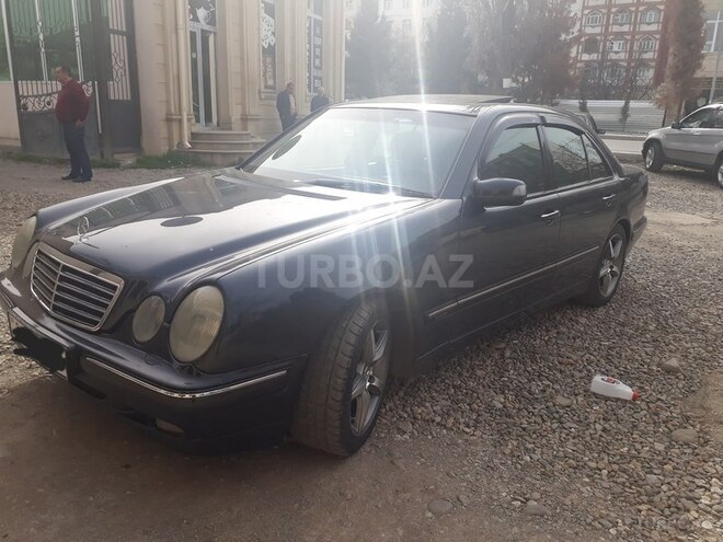 Mercedes E 240 2001, 374,150 km - 2.4 l - Gəncə