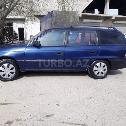 Opel Astra 1993, 35,000 km - 1.6 l - Bakı