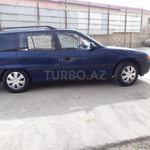 Opel Astra 1993, 35,000 km - 1.6 l - Bakı