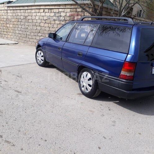 Opel Astra 1993, 35,000 km - 1.6 l - Bakı