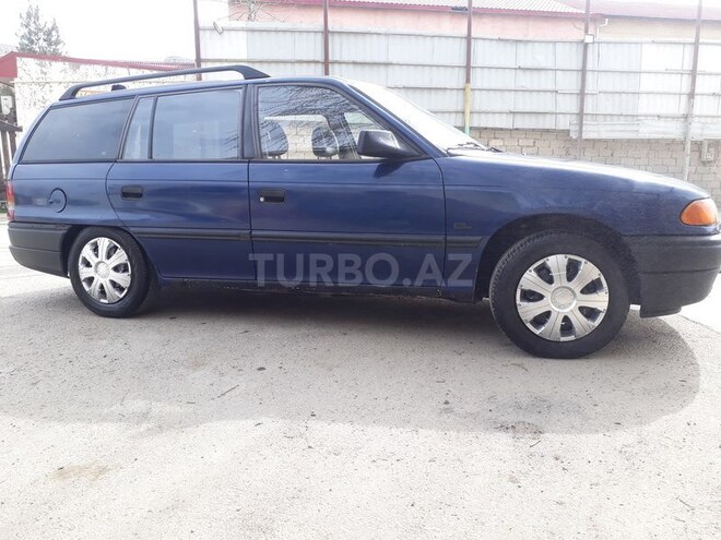 Opel Astra 1993, 35,000 km - 1.6 l - Bakı