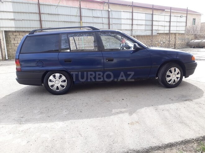 Opel Astra 1993, 35,000 km - 1.6 l - Bakı