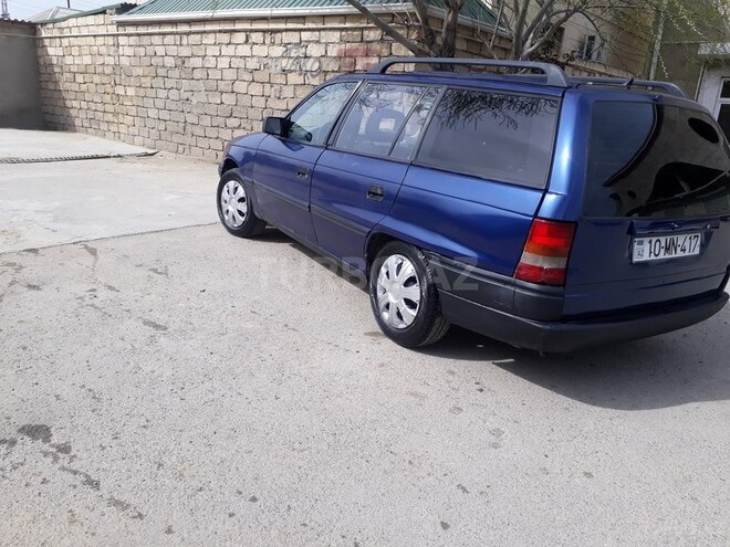 Opel Astra 1993, 35,000 km - 1.6 l - Bakı