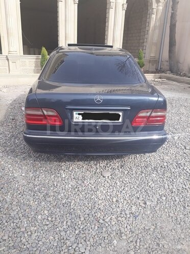 Mercedes E 240 2001, 374,150 km - 2.4 l - Gəncə