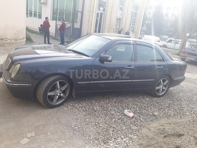 Mercedes E 240 2001, 374,150 km - 2.4 l - Gəncə