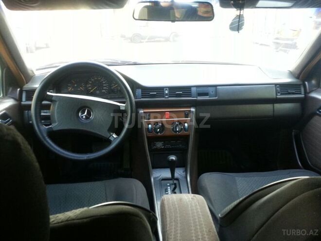 Mercedes E 260 1989, 250,000 km - 2.6 l - Bakı