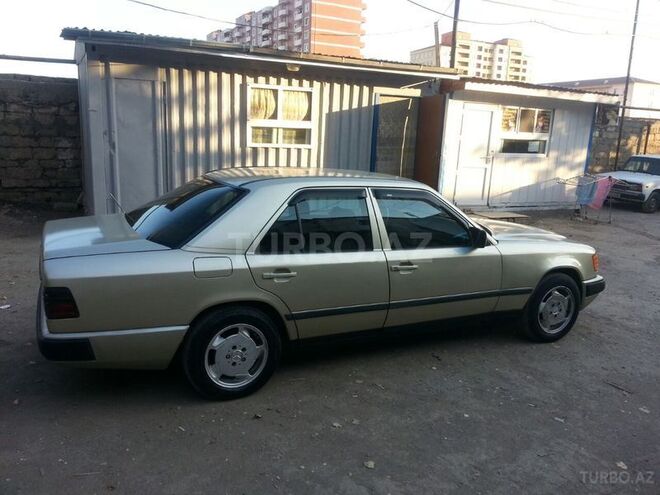 Mercedes E 260 1989, 250,000 km - 2.6 l - Bakı