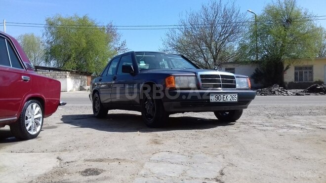 Mercedes 190 1992, 200,000 km - 1.8 l - Sabirabad
