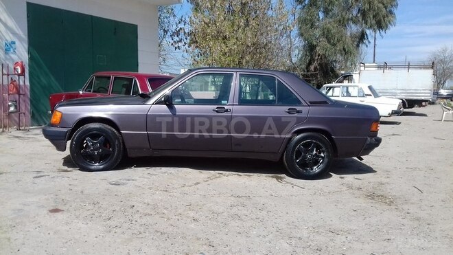 Mercedes 190 1992, 200,000 km - 1.8 l - Sabirabad