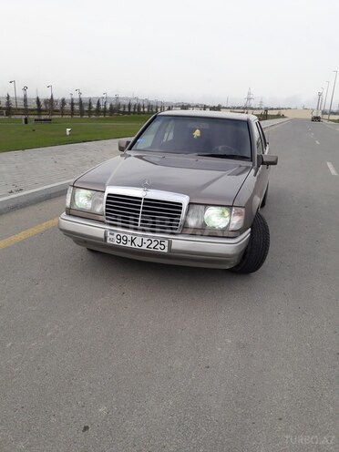 Mercedes E 230 1989, 310,000 km - 2.3 л - Bakı