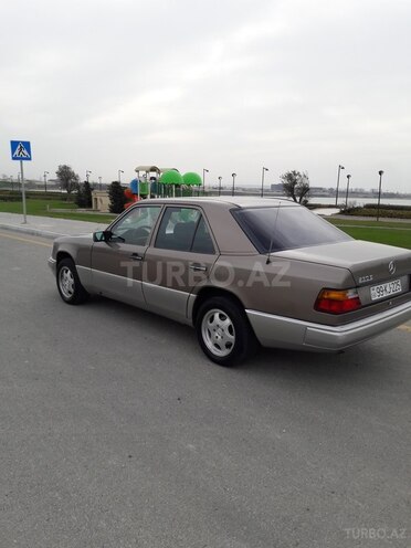Mercedes E 230 1989, 310,000 km - 2.3 л - Bakı