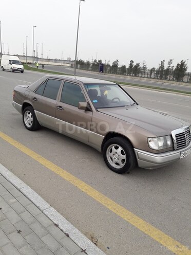 Mercedes E 230 1989, 310,000 km - 2.3 л - Bakı