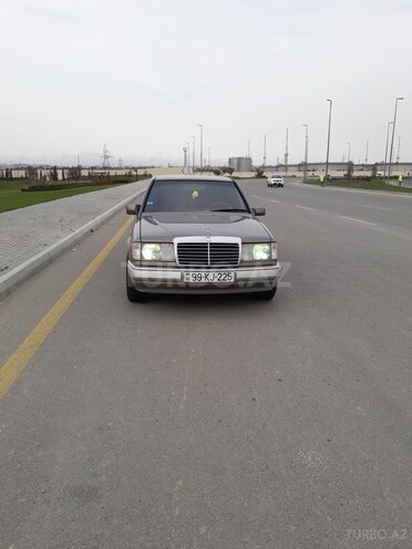 Mercedes E 230 1989, 310,000 km - 2.3 л - Bakı