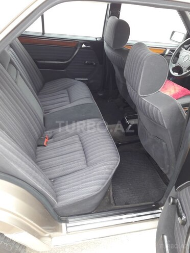 Mercedes E 230 1989, 310,000 km - 2.3 л - Bakı