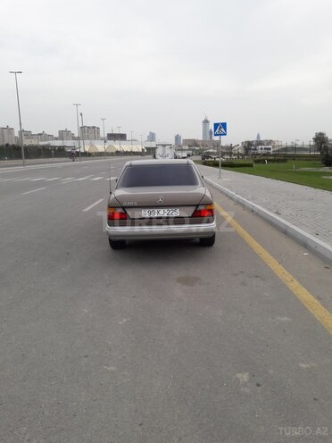 Mercedes E 230 1989, 310,000 km - 2.3 л - Bakı